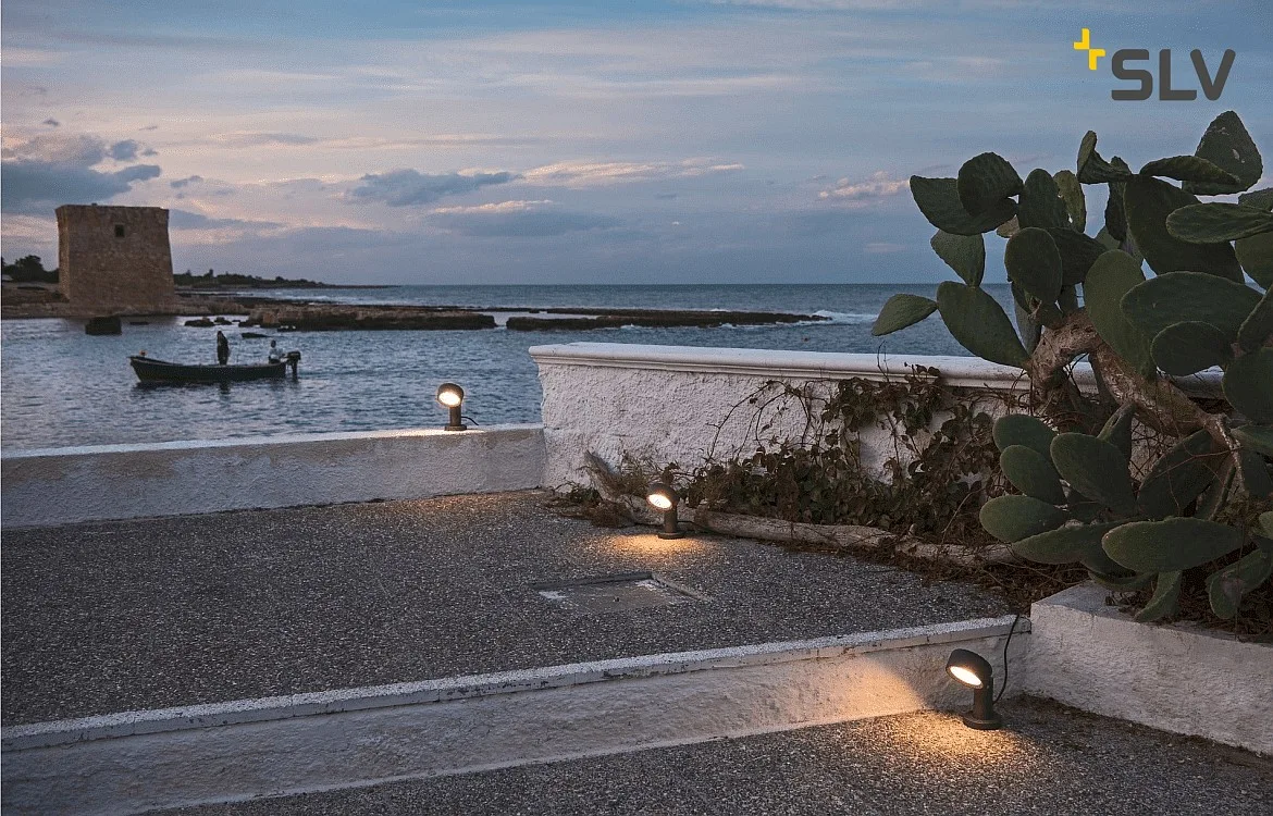 SLV Outdoor LED Sockelleuchte ESKINA 30 POLE CCT, IP65 IK04, 14.5W 3000/4000K 95°, mit IP44-Steckerkabel, dimmbar, anthrazit SLV Outdoor LED Sockelleuchte ESKINA 30 POLE CCT, IP65 IK04, 14.5W 3000/4000K 95°, mit IP44-Steckerkabel, dimmbar, anthrazit