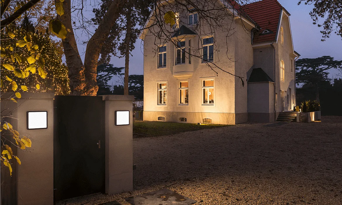 SLV Outdoor LED Wand-/Deckenleuchte AINOS SQUARE SENSOR, IP65, 30 x 30cm, 18W 3000/4000K (CCT Switch) 1300lm, anthrazit / opal SLV Outdoor LED Wand-/Deckenleuchte AINOS SQUARE SENSOR, IP65, 30 x 30cm, 18W 3000/4000K (CCT Switch) 1300lm, anthrazit / opal