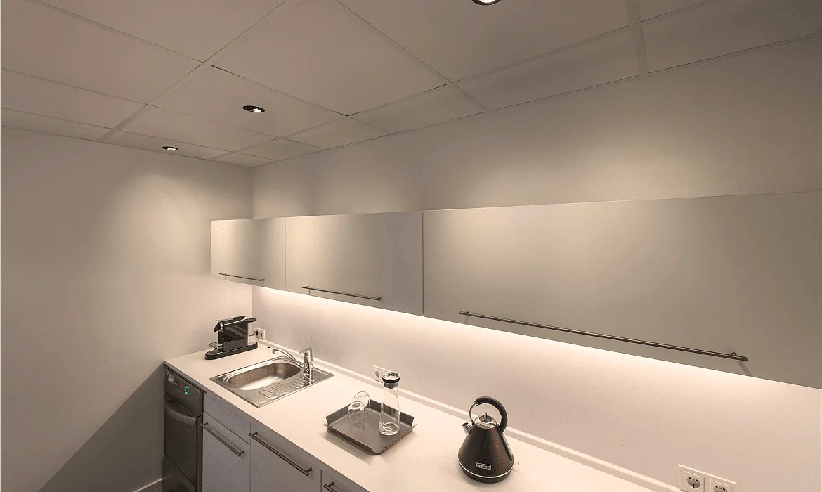SLV Abdeckung MOVE für LED Einbauleuchte UNIVERSAL DOWNLIGHT PHASE, IP20 (Indoor), rund, schwenkbar, schwarz SLV Abdeckung MOVE für LED Einbauleuchte UNIVERSAL DOWNLIGHT PHASE, IP20 (Indoor), rund, schwenkbar, schwarz
