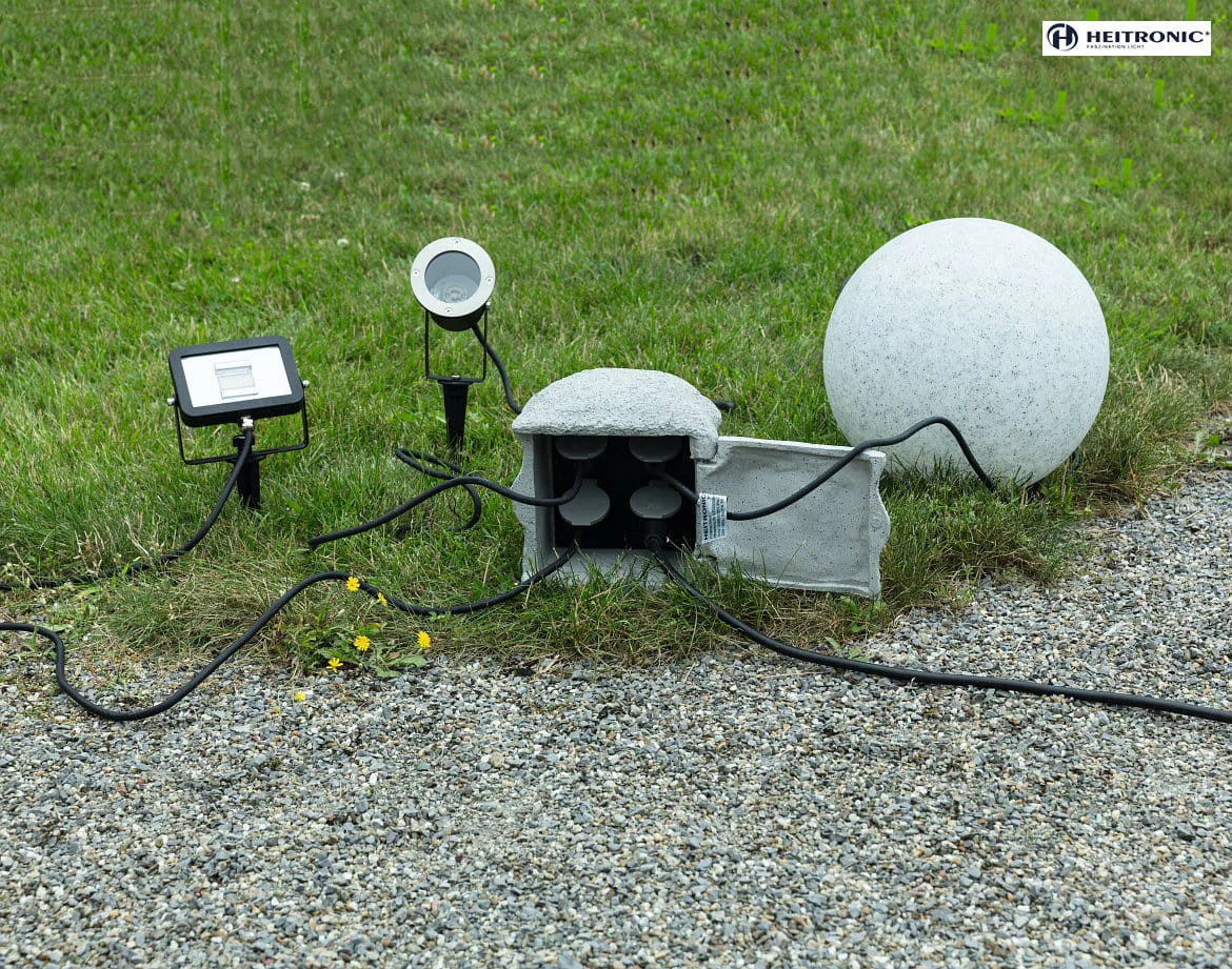 HEITRONIC Outdoor Energieverteiler PIEDRA, IP44, 250V / 16A, max. 3680W, Steinoptik grau, 4-fach, mit Fernbedienung (Reichweite max. 30m) HEITRONIC Outdoor Energieverteiler PIEDRA, IP44, 250V / 16A, max. 3680W, Steinoptik grau, 4-fach, mit Fernbedienung (Reichweite max. 30m)