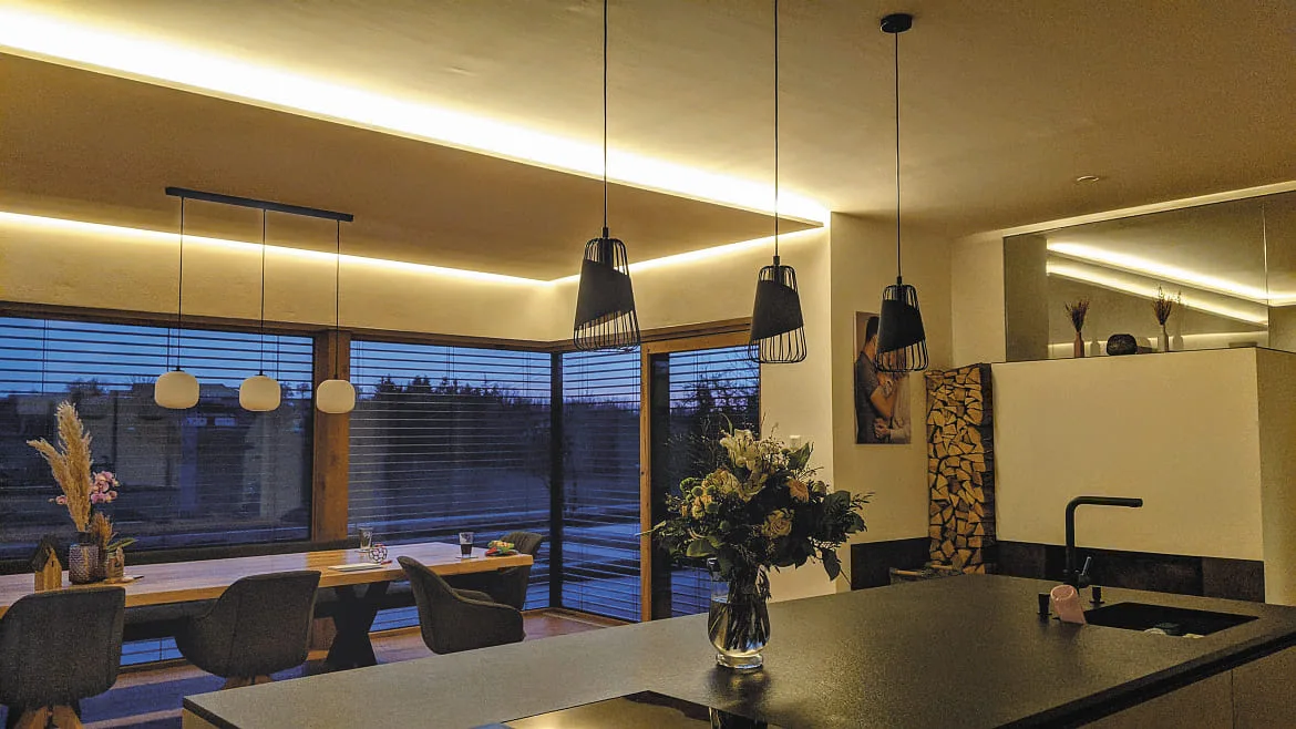 ISOLED pendant luminaire INFINITY WHITE GLASS ROUND ribbed, with open cable, 2-pole E27 IP20, black dimmable ISOLED pendant luminaire INFINITY WHITE GLASS ROUND ribbed, with open cable, 2-pole E27 IP20, black dimmable