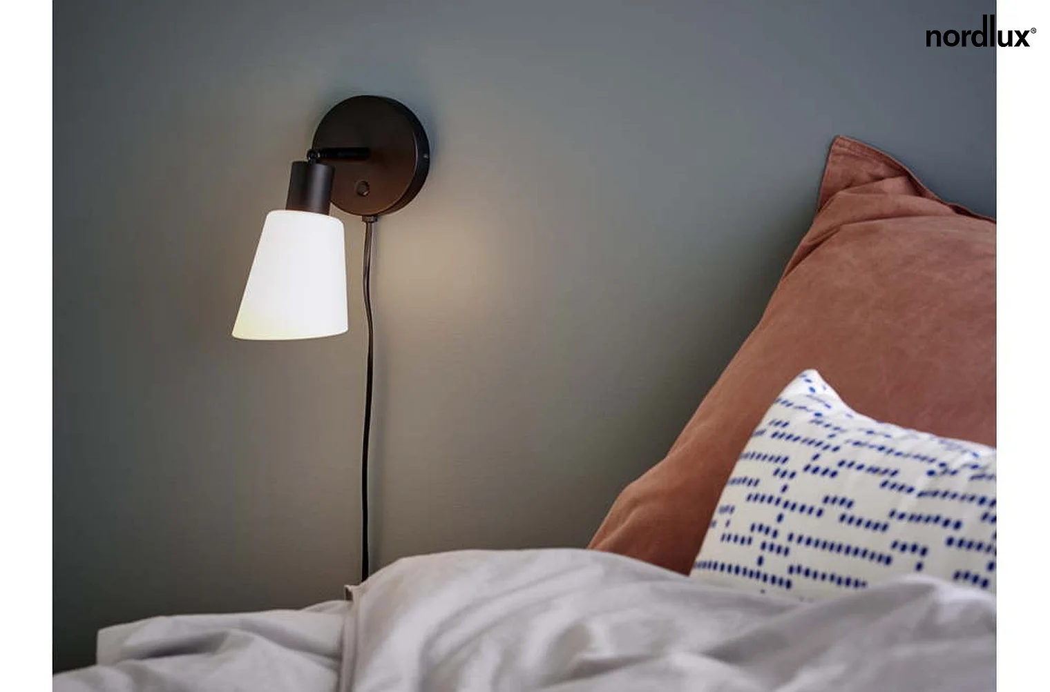 Nordlux Wall luminaire MOLLI, E14, black/opal Nordlux Wall luminaire MOLLI, E14, black/opal