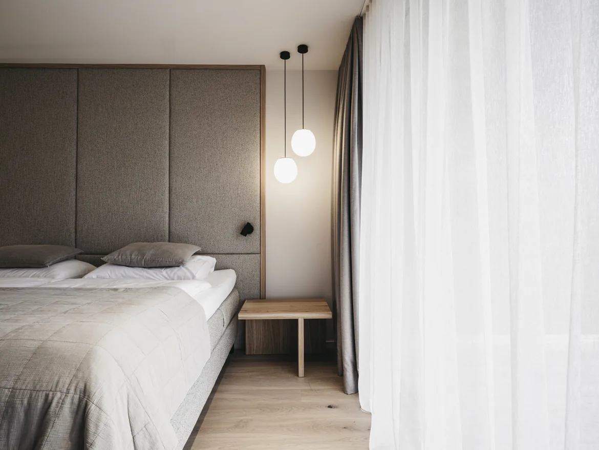 Wever & Ducré Wall spot SARA SNOOZE 1.0 PAR16, GU10 max. 12W, rotatable/swivelling, black gold Wever & Ducré Wall spot SARA SNOOZE 1.0 PAR16, GU10 max. 12W, rotatable/swivelling, black gold
