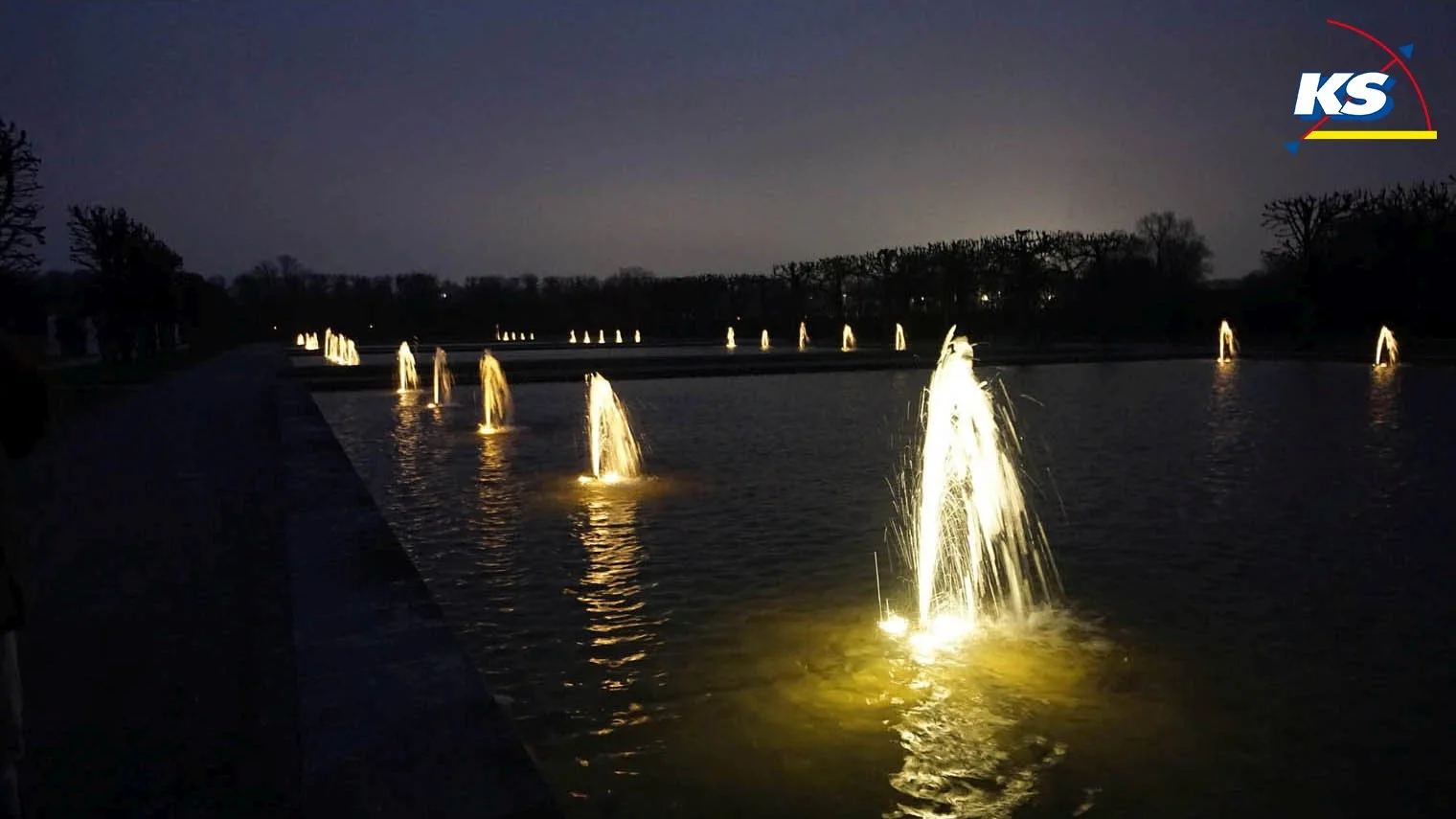 Wibre LED Aufbau-Scheinwerfer / Unterwasserleuchte, 30° Medium Spot, 4 POW-LED, 18W, IP68/IP69, Edelstahl, 4500K, 2010lm Wibre LED Aufbau-Scheinwerfer / Unterwasserleuchte, 30° Medium Spot, 4 POW-LED, 18W, IP68/IP69, Edelstahl, 4500K, 2010lm