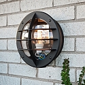Wandleuchte ODEN, mit integrierter Steckdose, E27 max. 60W, Acrylglas klar / Schwarz, Aluminium