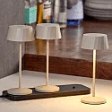 SIGOR LED-Akku Tischleuchte FACETTA, 3er Set + Kontakt-Ladestation + USB-C, IP44, 1.3W 2200K/2700K (FlexMood), dimmbar, dünenbeige
