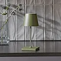 SIGOR LED Akku-Tischleuchte NUINDIE MINI USB-C, IP54, rund, 25cm, 2.2W 2200K/2700K (FlexMood), mit Touch-Dimmer + USB-C, tannengrün